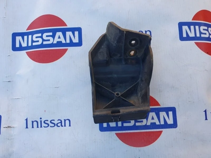 Кронштейн бампера переднего Nissan Almera Classic 2006 6204495F0A B10 QG16, передний левый