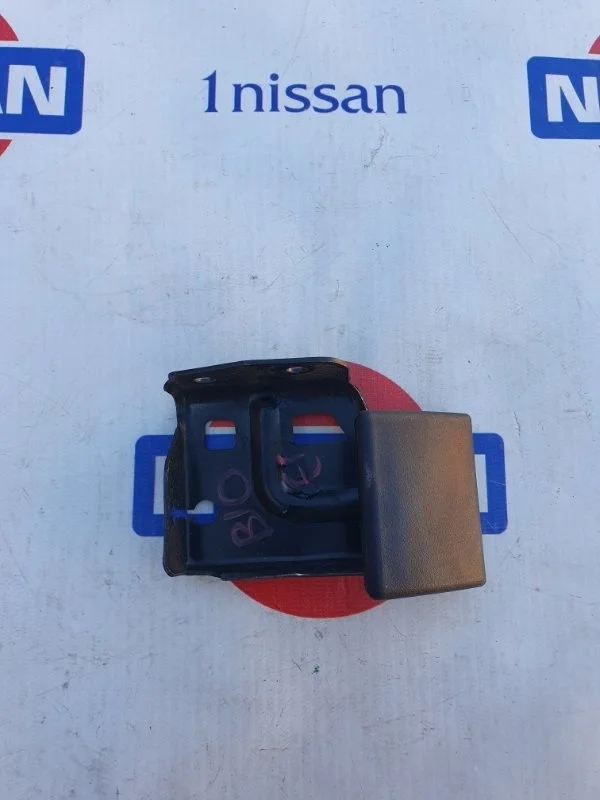 Кронштейн крепления Nissan Almera Classic 2006 6562095F0A B10 QG16, передний