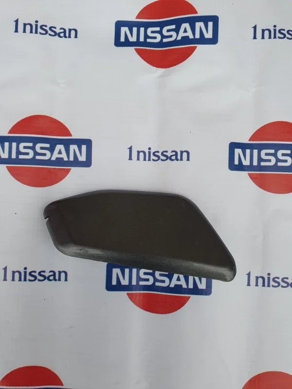 Крышка форсунки омывателя фар Nissan 286586FP0A, передняя правая