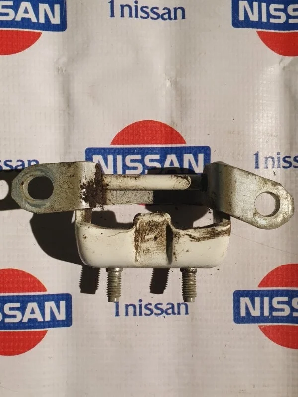 Петля двери Nissan Qashqai 2015 824014EA0A J11 R9M, задняя левая