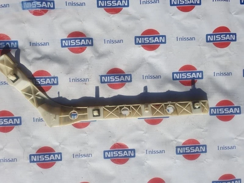 Кронштейн бампера заднего Nissan Almera 2014 85226EW800 G15 K4M, задний правый