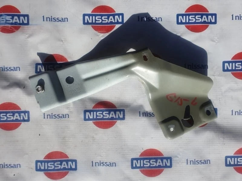 Кронштейн кузовной Nissan Almera 2014 63161EW00A G15 K4M, передний левый