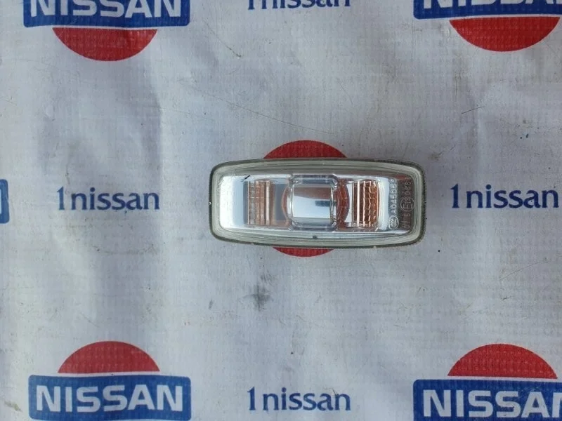 Указатель поворота Nissan Almera 2014 26160EW00A G15 K4M, передний