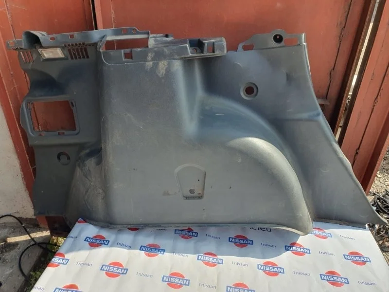 Обшивка багажника Nissan Terrano 2014 8495100Q0B D10 K4M690, задняя левая