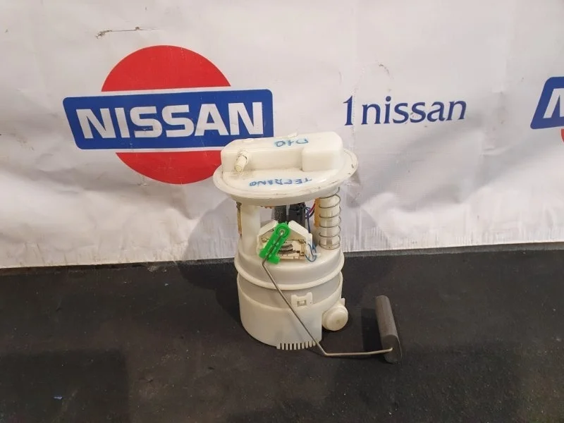 Насос топливный электрический Nissan Terrano 2014 1704200Q0G D10 K4M690, задний