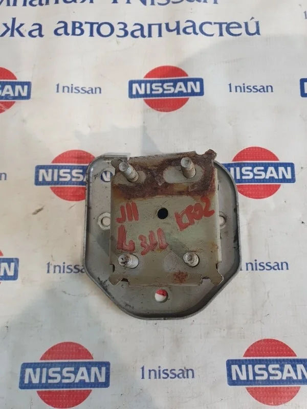 Кронштейн усилителя бампера Nissan Qashqai 2015 H52114EAMA J11 HRA2, задний левый