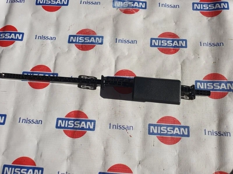 Ручка бардачка Nissan Qashqai 2015 685104EH1A J11 HRA2, передняя