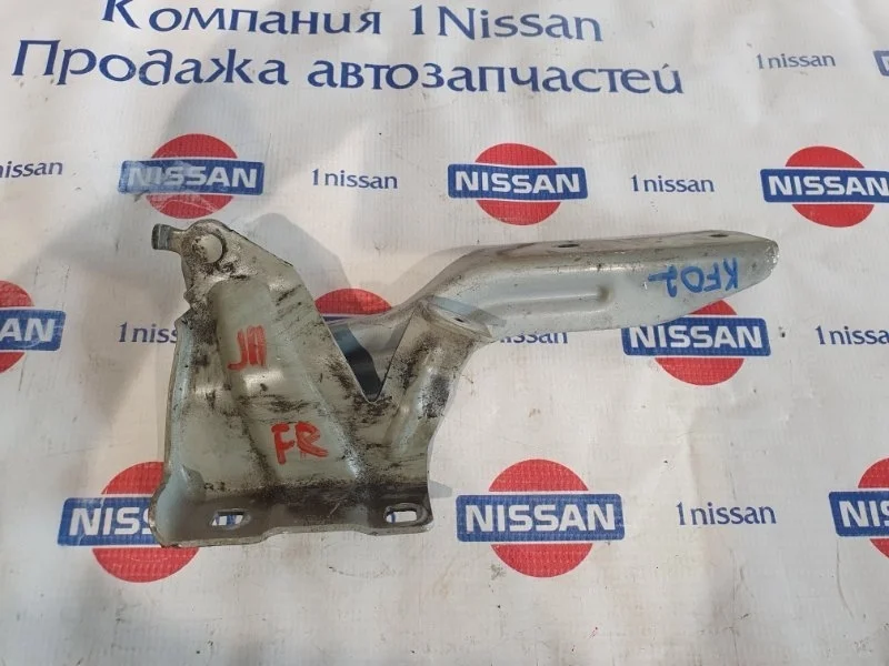Петля капота Nissan Qashqai 2015 654004EA0A J11 HRA2, передняя правая