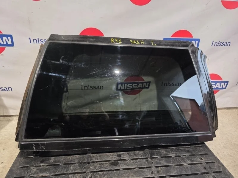 Стекло кузова собачник заднее Nissan Pathfinder 2006 83307EB305 R51 YD25, заднее левое