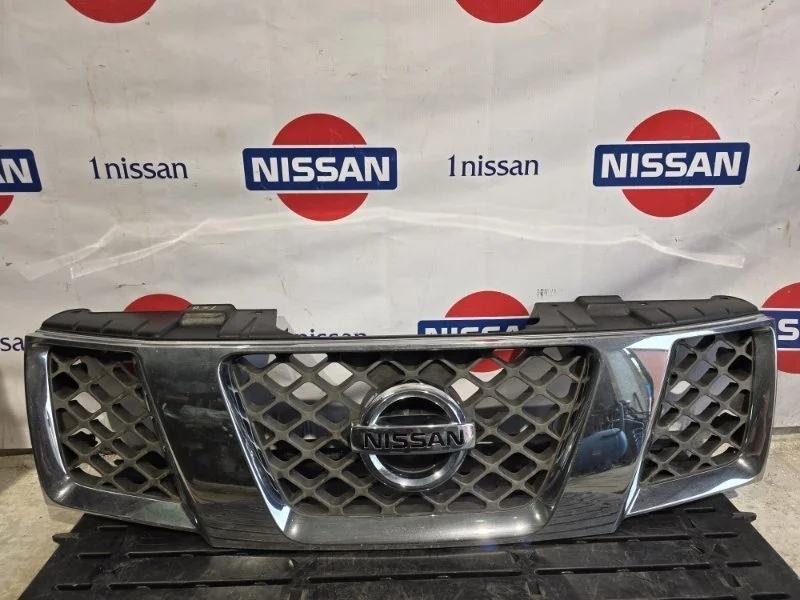 Решетка радиатора Nissan Pathfinder 2006 62310EB400 R51 YD25, передняя