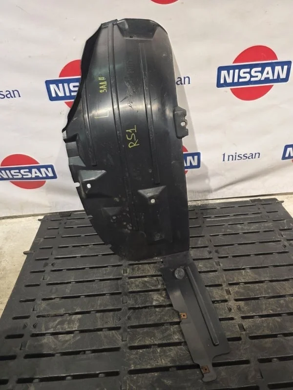 Подкрылок Nissan Pathfinder 2006 76766EB300 R51 YD25, задний левый