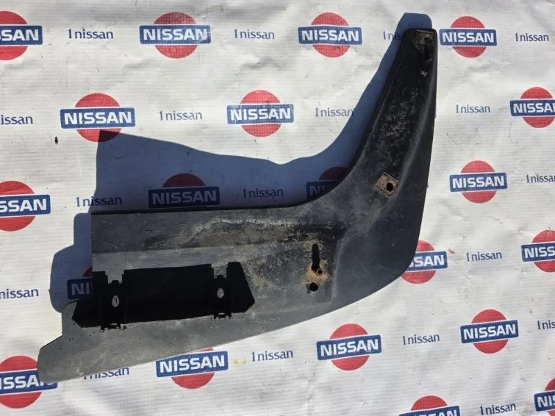 Брызговик Nissan Murano 2008 62257CA000 Z50 VQ35DE, передний левый