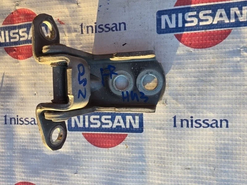 Петля двери Nissan Murano 2008 824204P000 Z50 VQ35DE, передняя правая