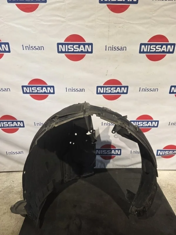 Подкрылок Nissan X Trail 2017 638414BD0A T32 M9R, передний левый