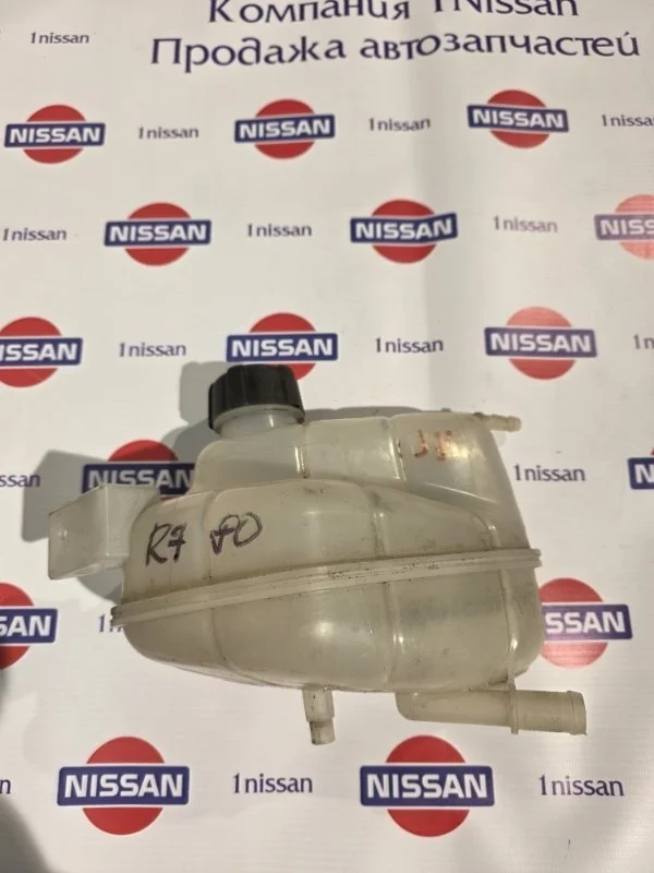 Бачок расширительный Nissan Qashqai 2015 217114EA0A J11 HRA2, передний