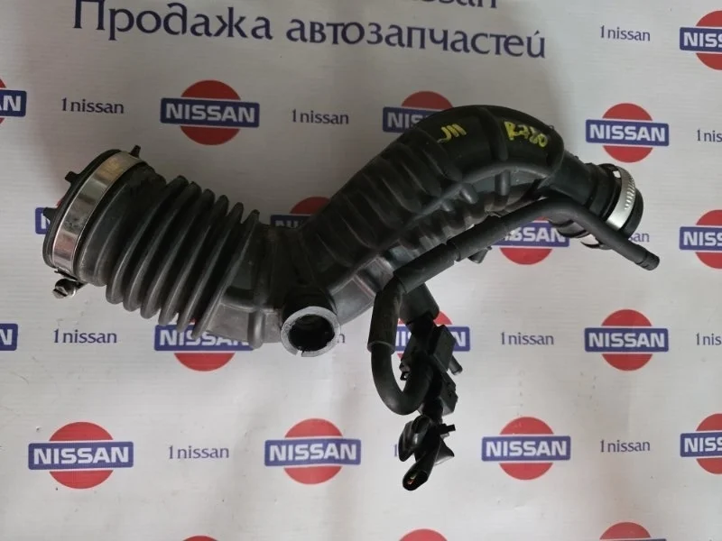 Патрубок воздушного фильтра Nissan Qashqai 2015 165764ED0A J11 HRA2, передний