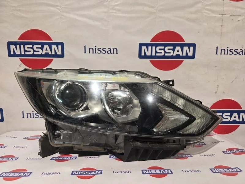 Фара галогеновая Nissan Qashqai 2015 260104EH1A J11 HRA2, передняя правая