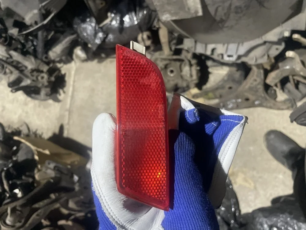 катафот заднего бампера правый nissan note E11