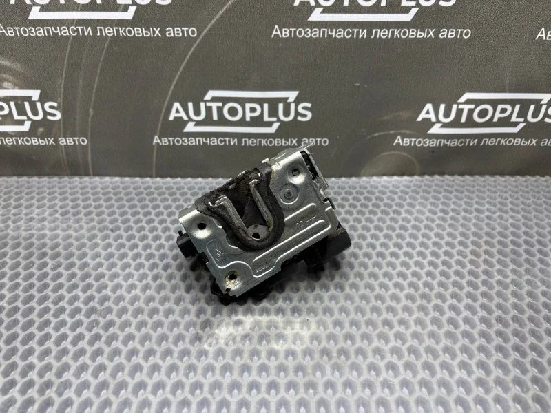 Замок двери Renault Sandero 2010 8200735224 ХЕТЧБЕК 1.4 K7JA 710, передний правый