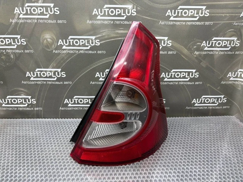 Фонарь Renault Sandero 2010 8200734824 ХЕТЧБЕК 1.4 K7JA 710, задний правый