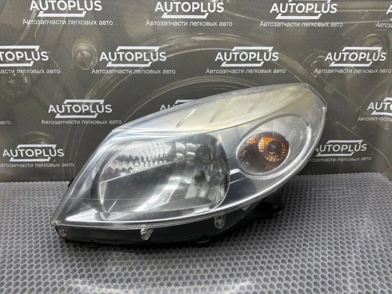 Фара Renault Sandero 2010 8200733878 ХЕТЧБЕК 1.4 K7JA 710, передняя левая