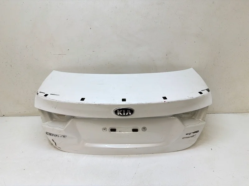 Крышка багажника Kia Cerato 2018-2021 4