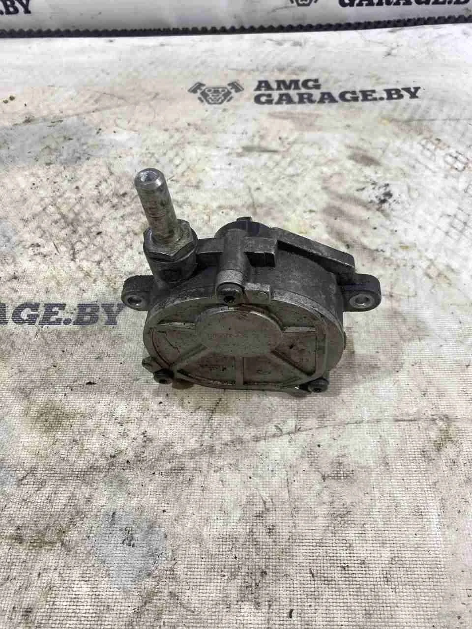 Насос вакуумный Mercedes-Benz W204/S204 (2006—2011) A2712301665