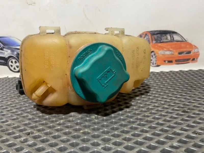 Бачок расширительный Volvo S60 2007 30741971 B5244S