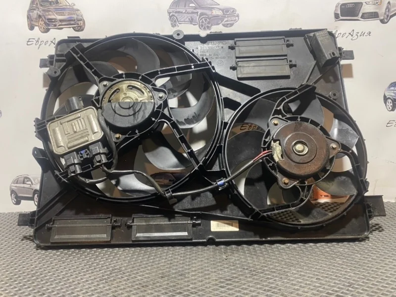 Вентилятор охлаждения радиатора Volvo S60 S80 XC70 XC60 2011 31338823