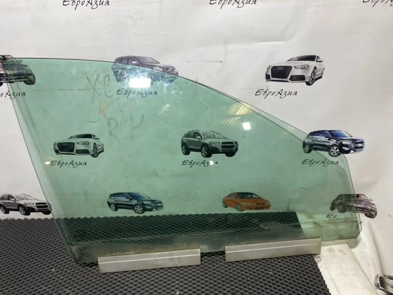 Стекло двери Volvo XC90 2003 31386885, переднее правое