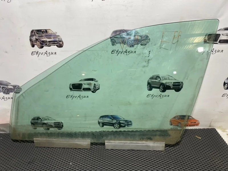 Стекло двери Volvo XC90 2003 31386886, переднее левое