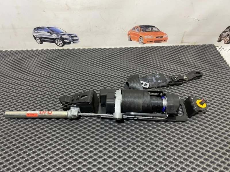 Ремень безопасности Volvo XC60 2015 39811171 D5244T12, передний правый