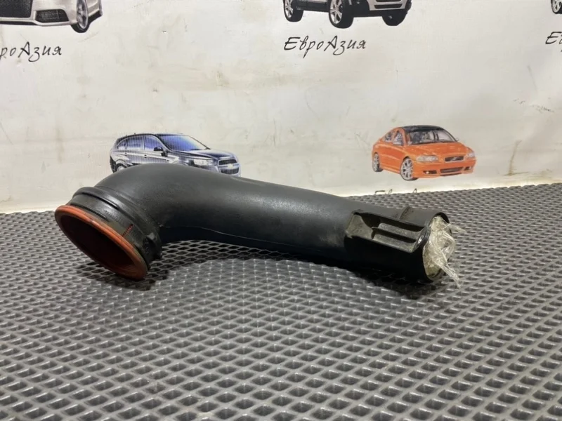 Патрубок турбины Volvo XC60 2015 30774692 D5244T12