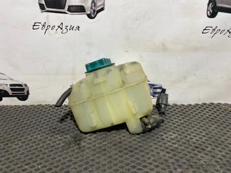 Бачок расширительный Volvo S60 S80 V70 XC70 XC90 30741971