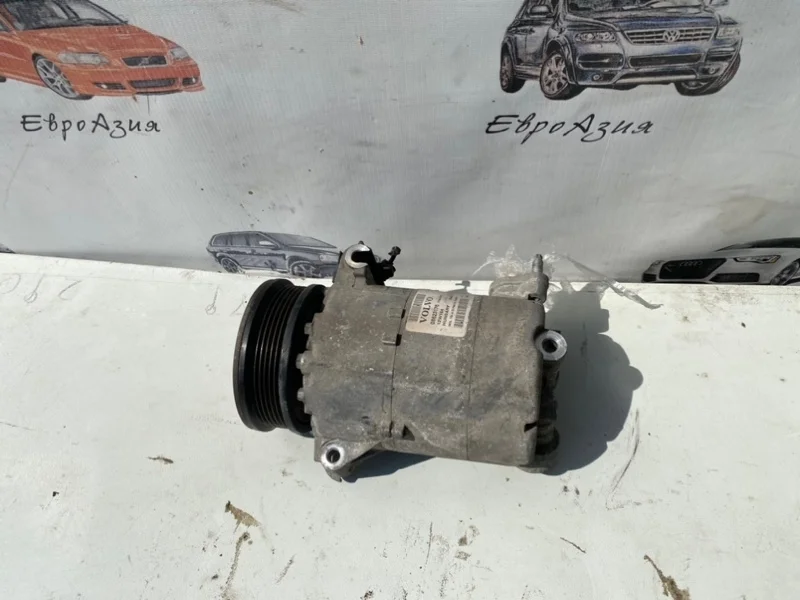 Компрессор кондиционера Volvo XC60 S60 V70 V60 8623176 B4204T6