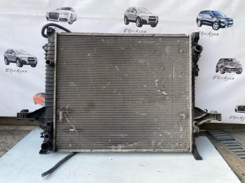 Радиатор охлаждения двигателя Volvo XC90 2010 31261172 B5254T2