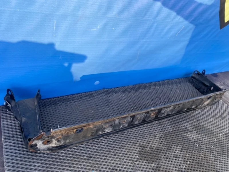 Крепление радиатора Volvo S60 V70 XC70 S80 XC60 31265124