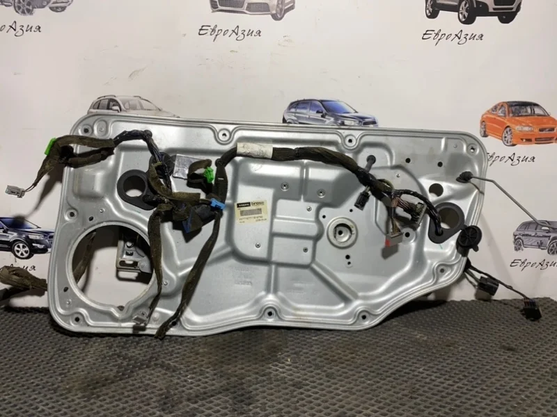 Стеклоподъемник Volvo S80 V70 XC70 2008 30661066 NEW II, передний правый