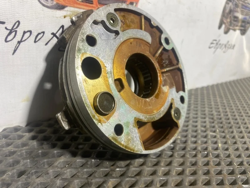 Масляный насос VOLVO S80 XC90 2005 9458427 B6294T