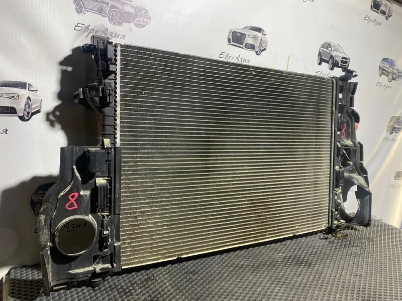 Радиатор охлаждения двигателя VOLVO S60 S80 XC70 XC60 2011 31368082