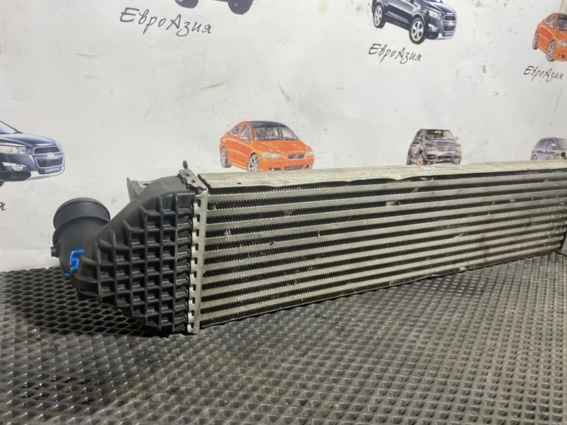 Интеркулер VOLVO V40 V40 CC S60 V60 V70 S80 2010 31305102