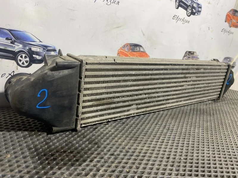 Интеркулер VOLVO V40 V40CC XC60 V70 XC70 S80 2008 31338474