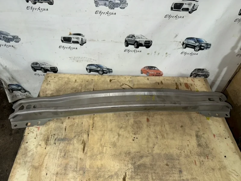 Усилитель бампера VOLVO S80 V70 XC70 2008 30791152, передний