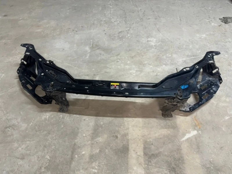 Телевизор Передняя панель Volvo XC60 2011 30762259