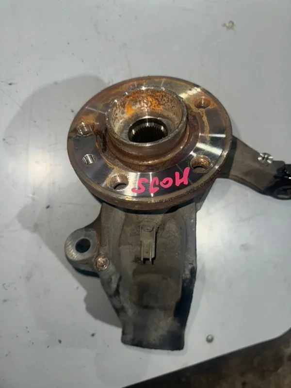 Ступица VOLVO S60 S80 V70 2011 6G913K170 КУЛАК ПОВОРОТНЫЙ, передняя