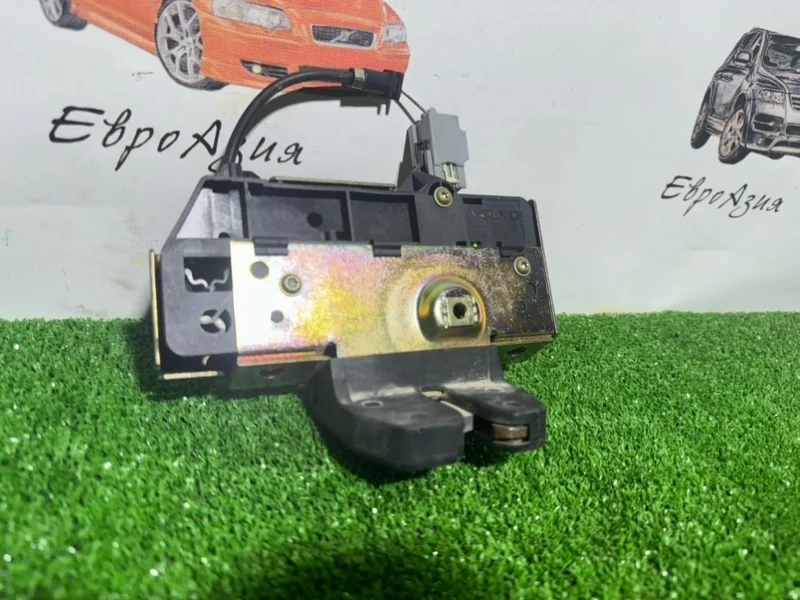 Замок багажника VOLVO XC90 2009 30649103