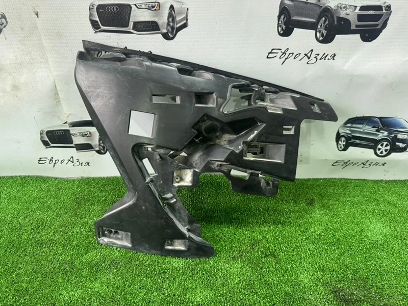 Кронштейн бампера VOLVO S60 V60 2012 31323426, правый