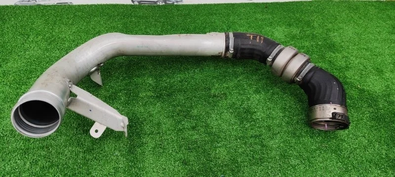 Патрубок интеркулера VOLVO XC60 2015 31370193 B4204T11