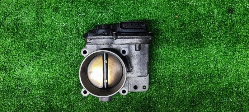 Дроссельная заслонка VOLVO S40 V50 2008 8677694 B5244S