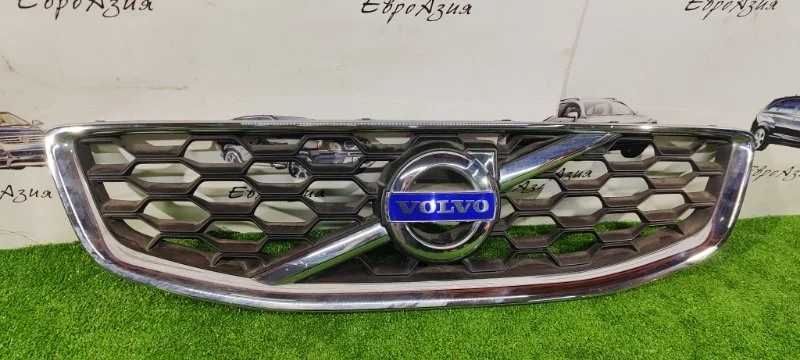 Решетка радиатора VOLVO C30 2012 31290405, передняя